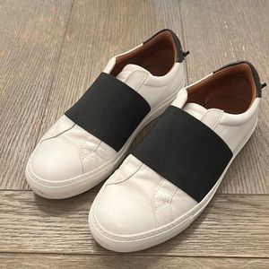Givenchy sneakers creased good price
